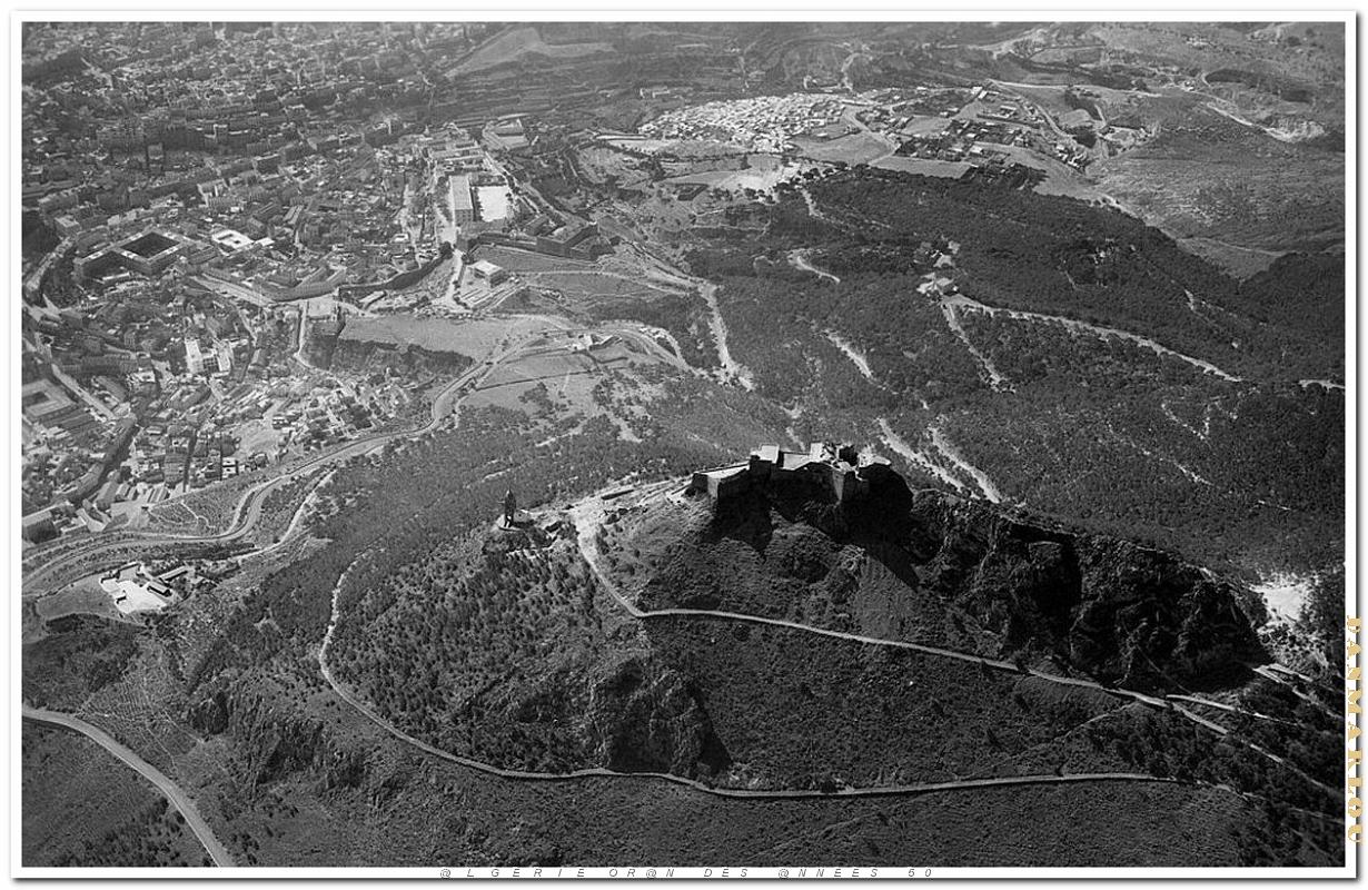 ORAN - FORT DE SANTA CRUZ VUE AERIENNE DES ANNEES 40 .jpg - EPSON MFP image